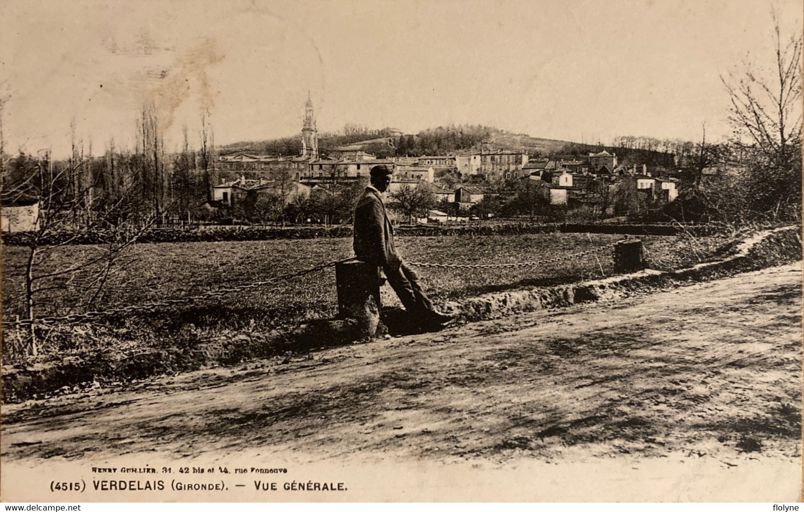 Verdelais - Route Et Vue Générale Sur Le Village - Verdelais