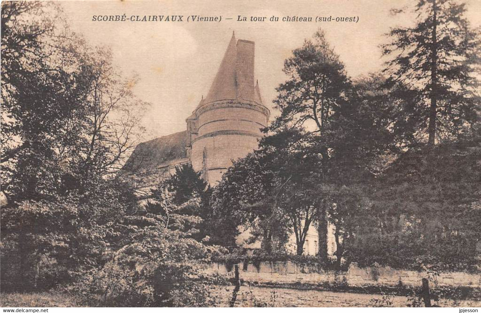 VIENNE  86  SCORBE-CLAIRVAUX - LA TOUR DU CHATEAU ( SUD OUEST ) - Scorbe Clairvaux