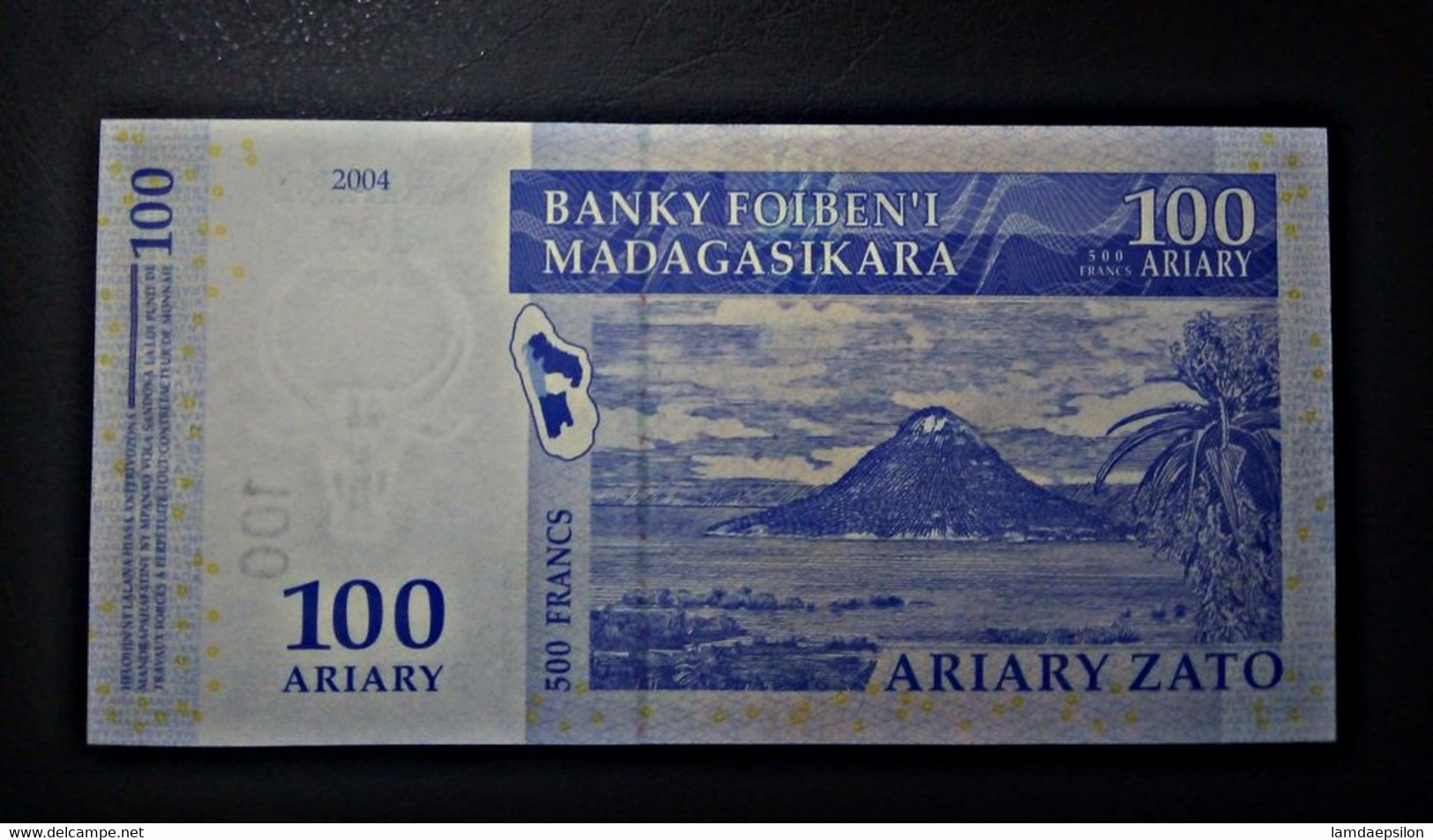 A5 MADAGASCAR  BILLETS DU MONDE WORLD BANKNOTES  100 ARIARY 2004 - Madagascar
