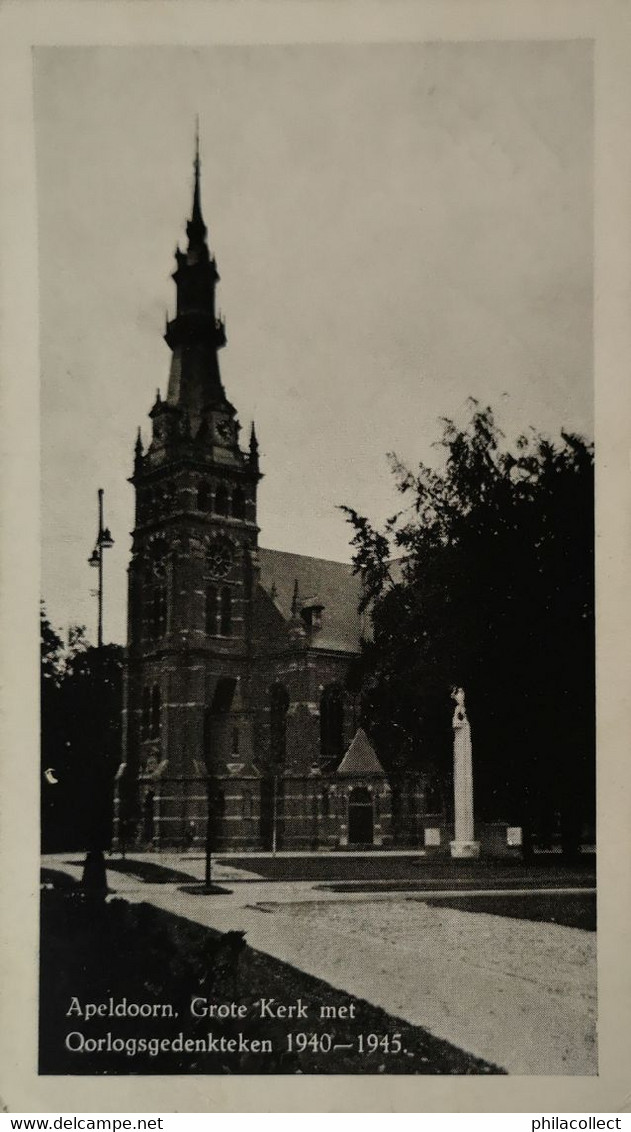 Apeldoorn // Grote Kerk Met Oorlogsgedenkteken 1940 - 1945 /1958 Formaat Kleine Dan Stand. NIET AANGESNEDEN! - Apeldoorn