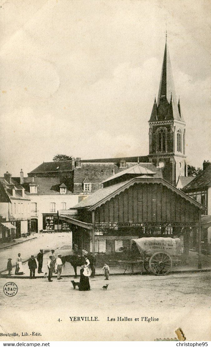 76 .n° 24587. Yerville . Les Halles Et L Eglise. Attelage . - Yerville