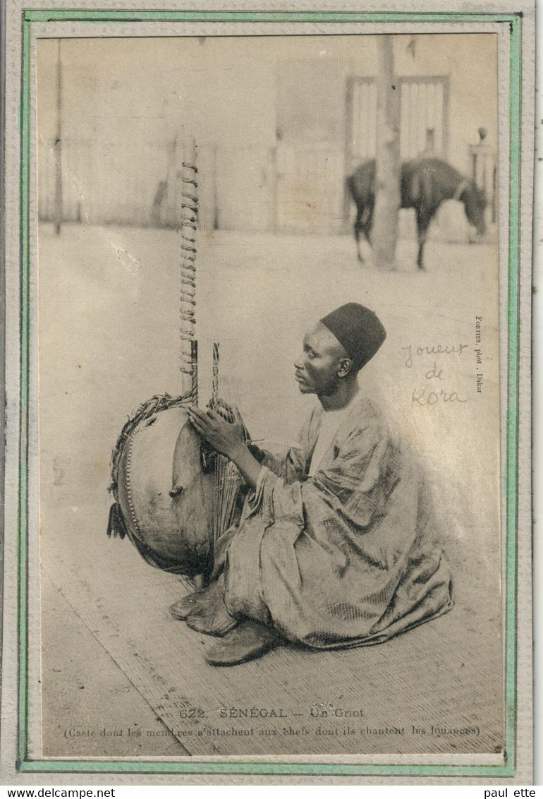 CPA - SENEGAL - Mots Clés: Ethnographie: Un GRIOT, Joueur De Kora Et Chantant Les Louanges Du Chef  En 1900 - Senegal