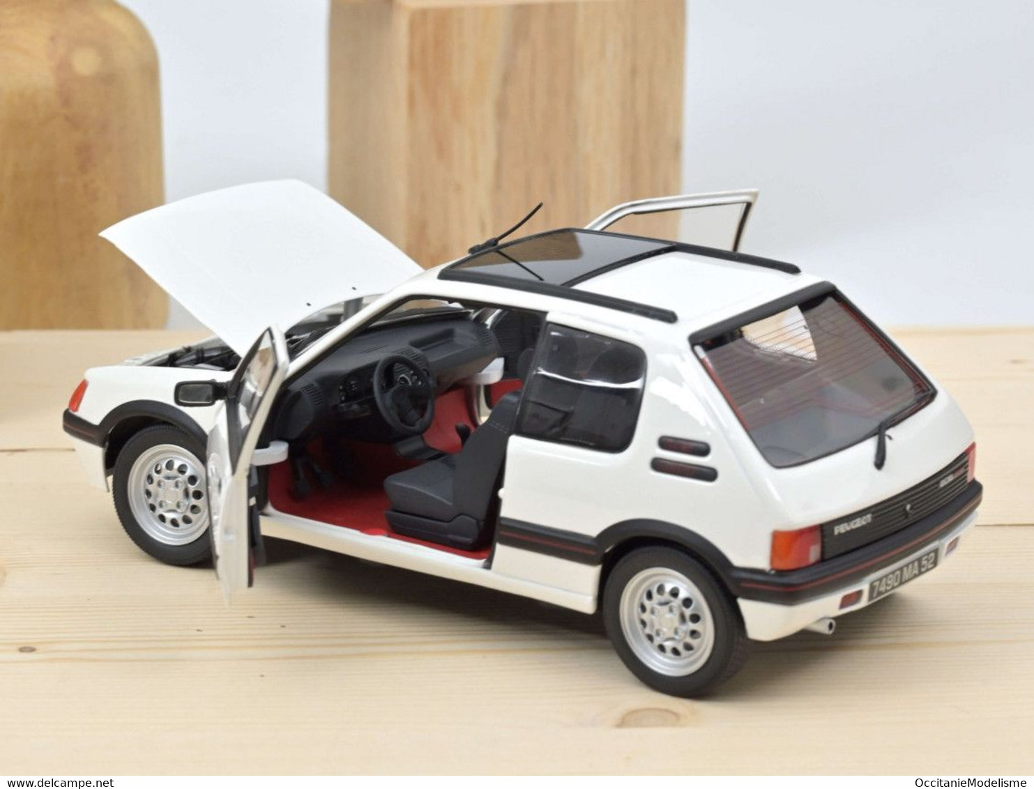 Norev - PEUGEOT 205 GTI 1.6 1988 Blanc Réf. 184849 Neuf NBO 1/18 - Norev