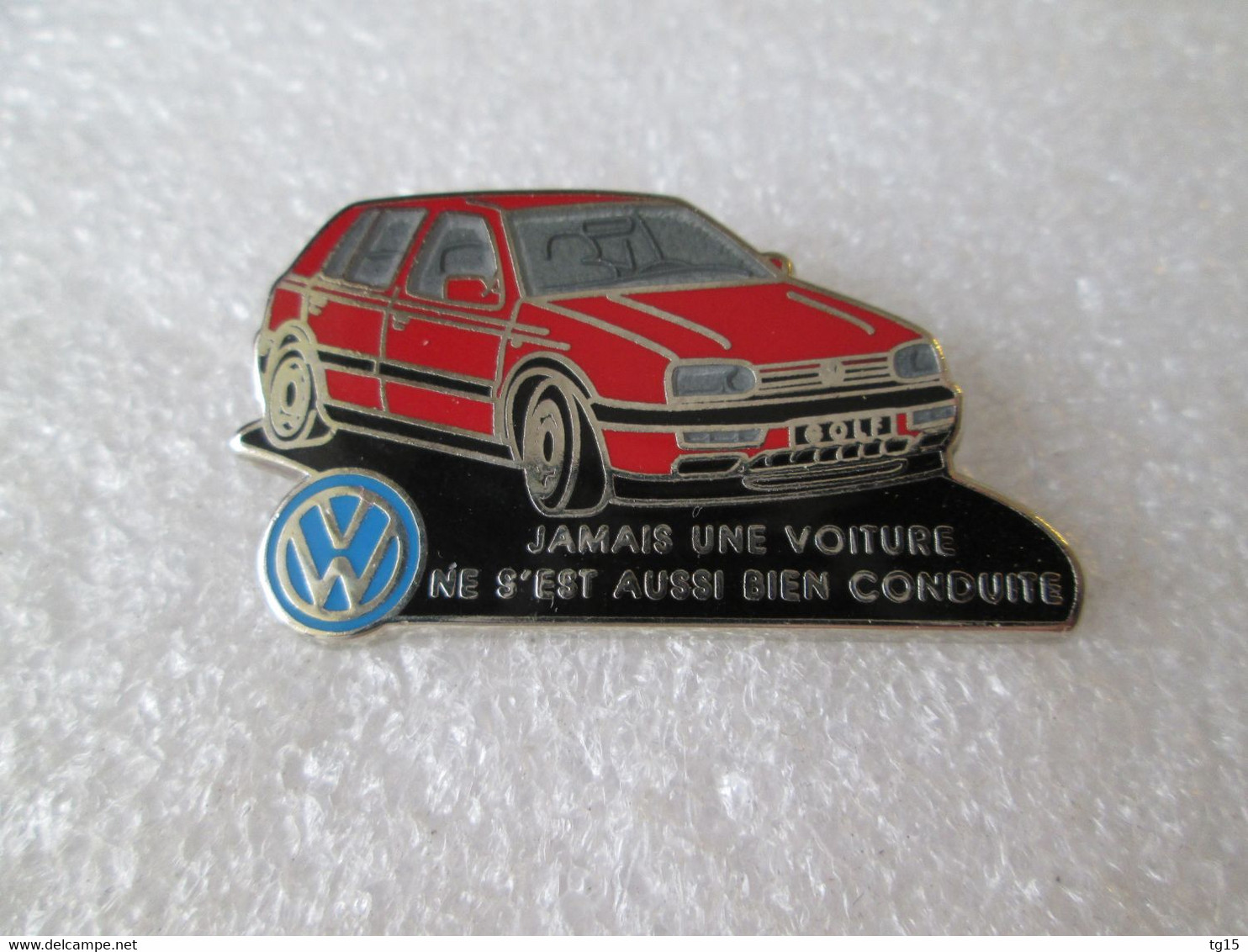 PIN'S    VOLKSWAGEN  GOLF 3  Zamak  DECAT - Volkswagen