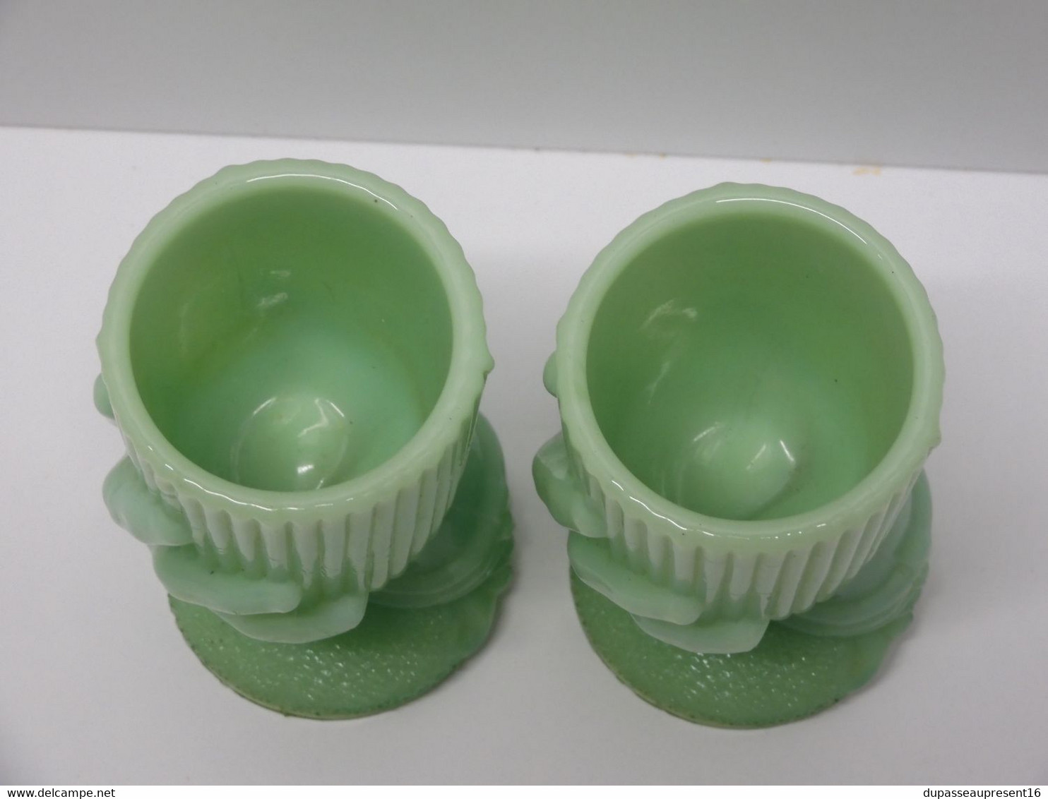 * 2 SUPERBES COQUETIERS PORTES PIQUES ou autre OPALINE VERTE PORTIEUX ?  E