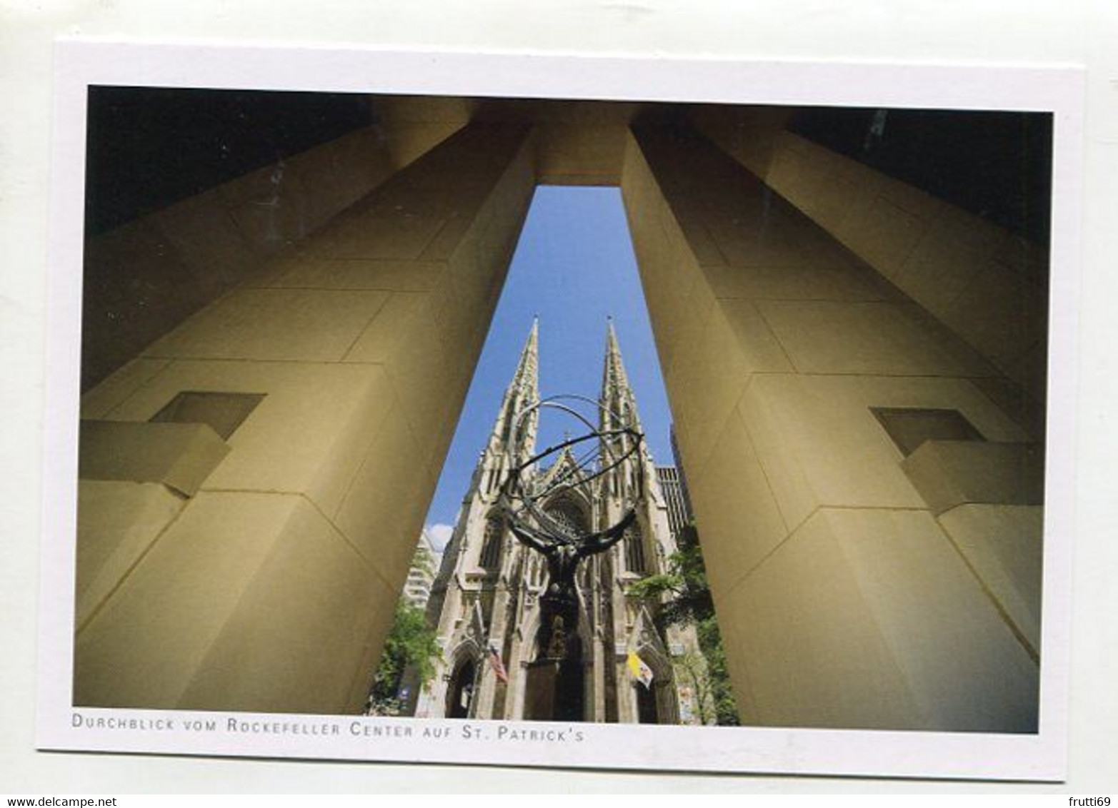 AK 074708 USA - New York City - Durchblick Vom Rockefeller Center Auf St. Patrick's - Églises