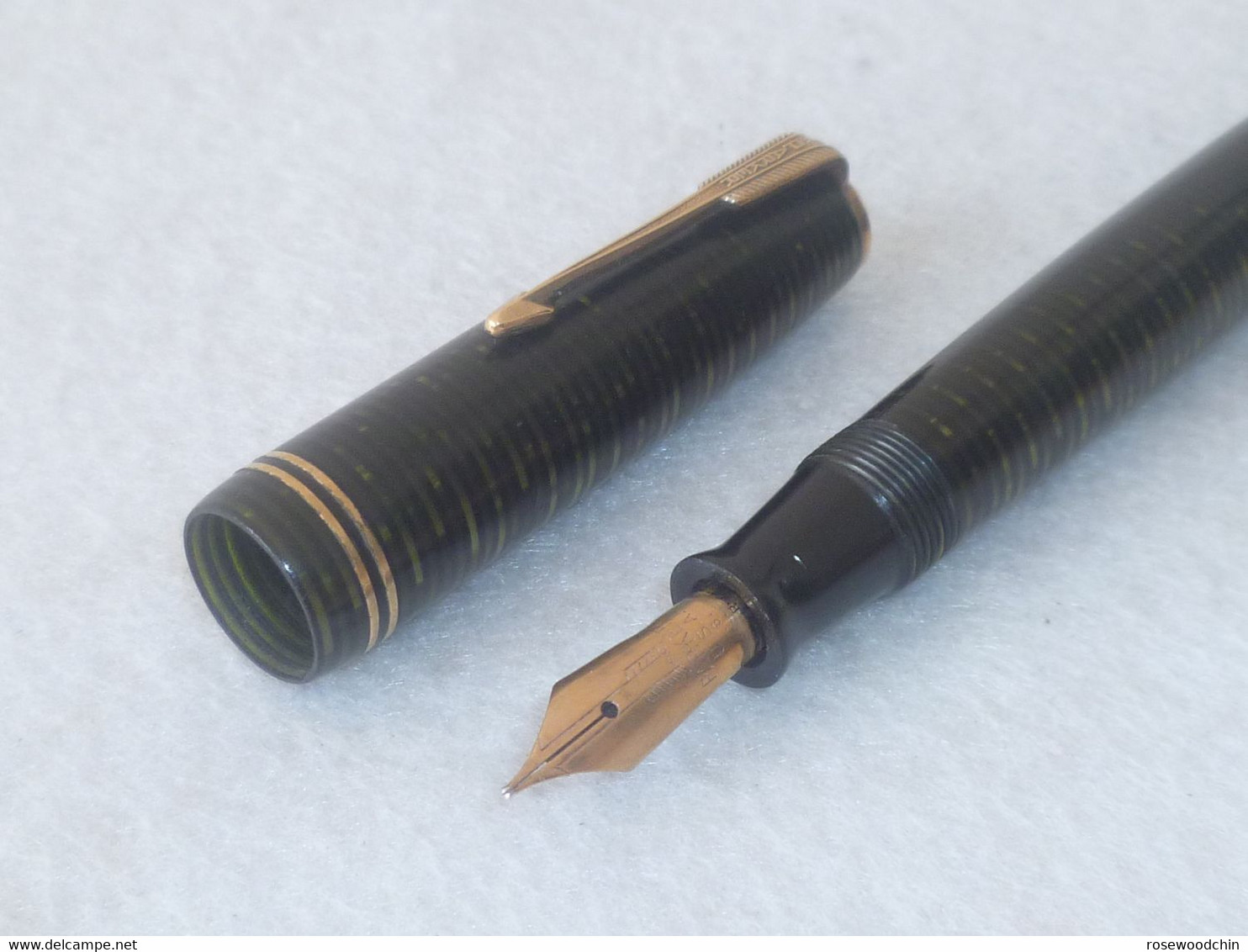 Vintage !   Authentic Parker Vacumatic Pearl Green Gold Nib Fountain Pen Made In USA (#16B) - Stylos