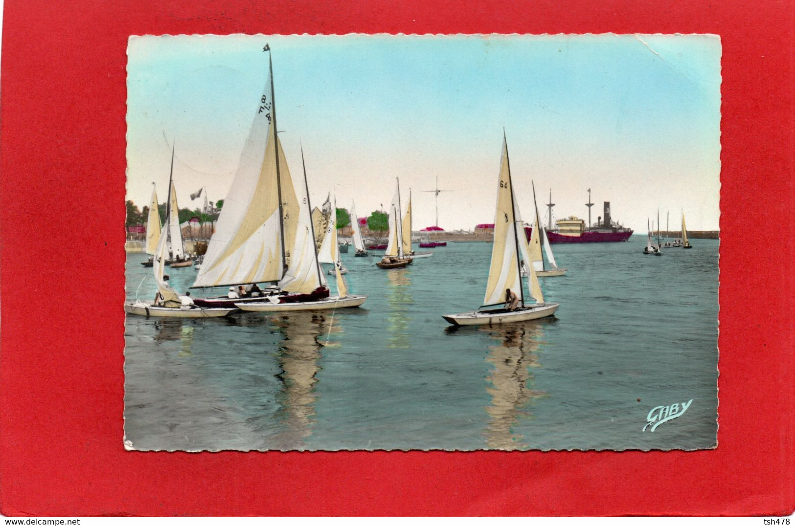 14-----OUISTREHAM---Yachts Régatiers Attendant Le Départ---voir 2 Scans - Ouistreham