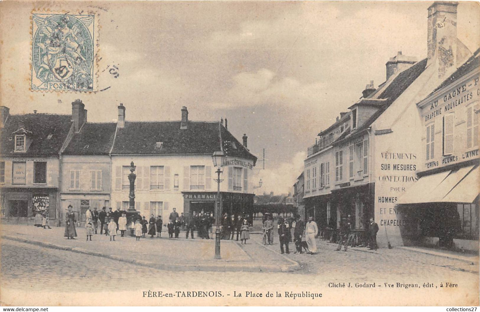 02-FERE-EN-TARDENOIS- LA PLACE DE LA REPUBLIQUE - Fere En Tardenois