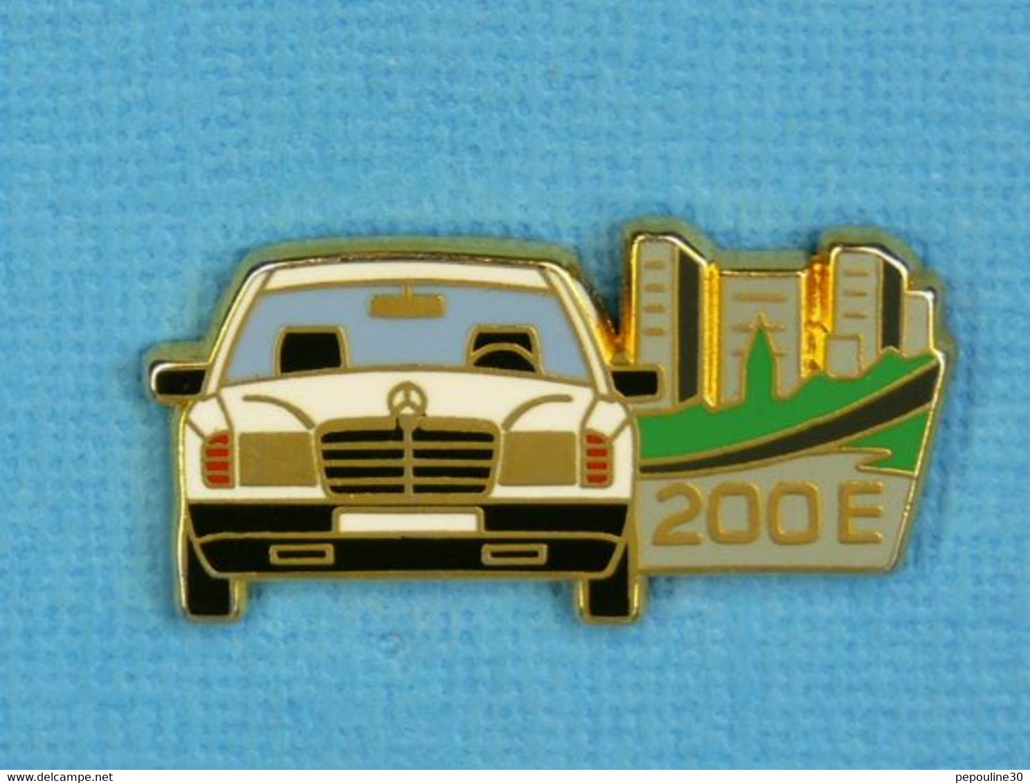 1 PIN'S //  ** MERCEDES BENZ 200 E BERLINE ** . (A.Bertrand Paris) - Mercedes