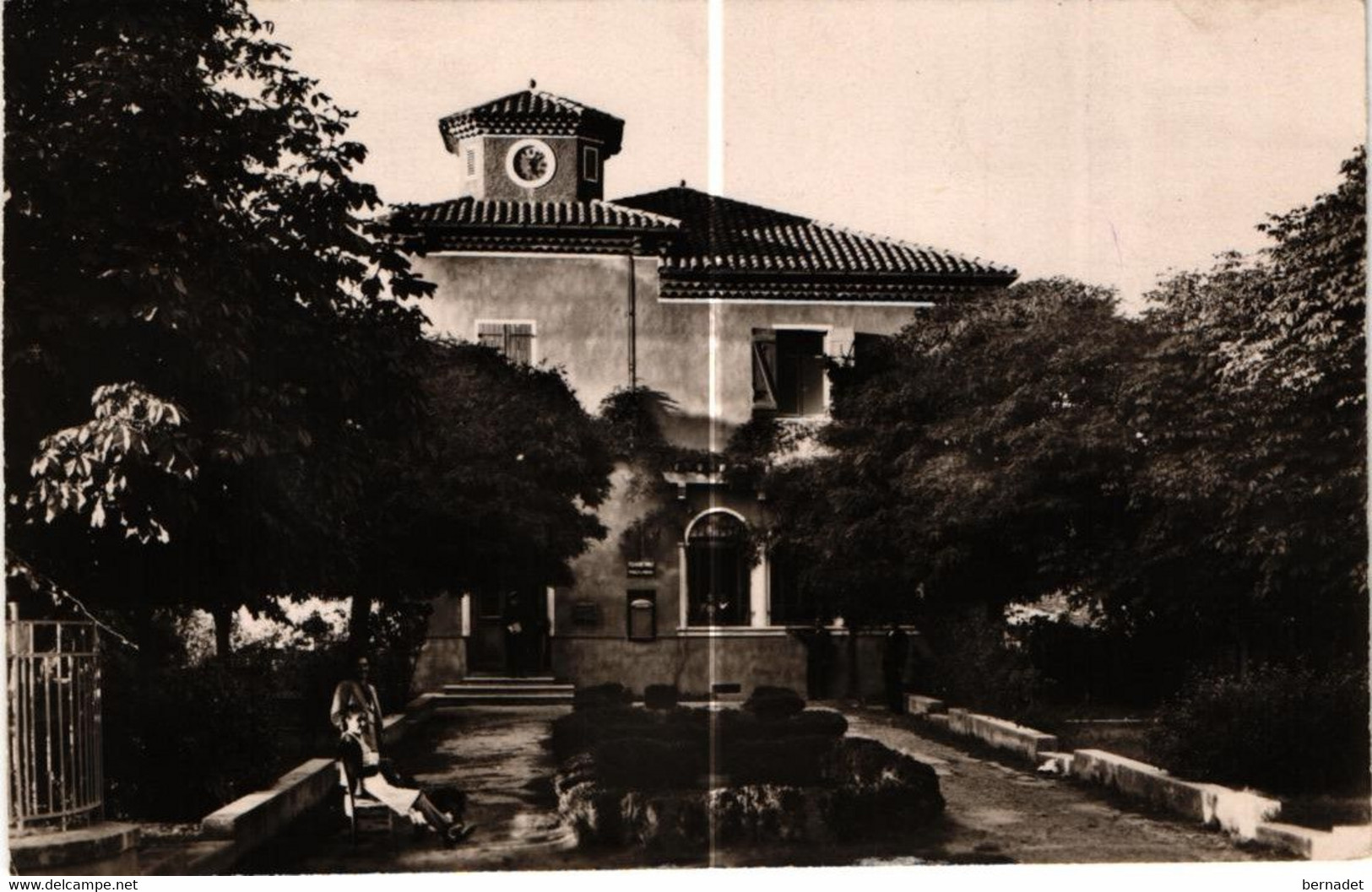 13 . OUISTREHAM . STATION DU TRAMWAY . 1951   (Trait Blanc  Pas Sur L'original ) - Peyrolles