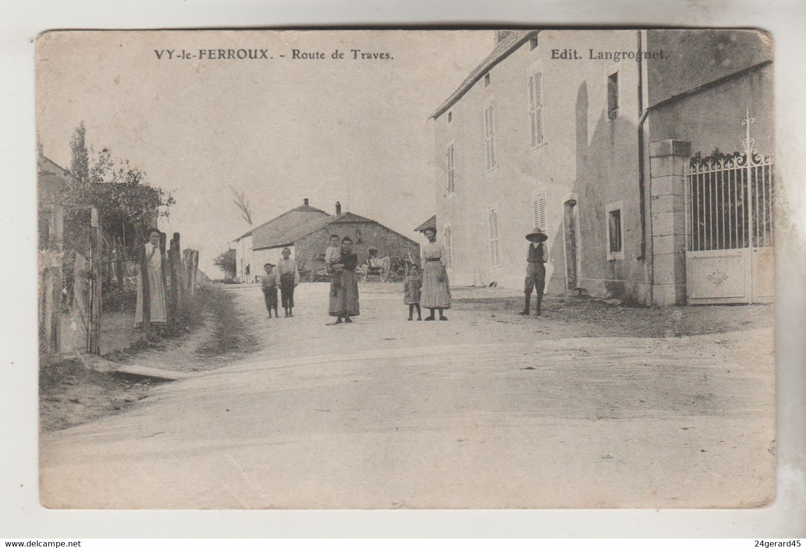 CPA VY LE FERROUX (Haute Saône) - Route De Traves - Autres & Non Classés