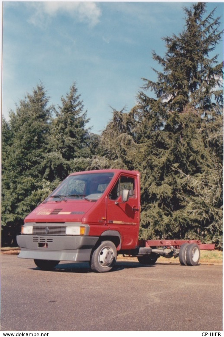 TRANSPORT - RENAULT  B90 TURBO MESSENGER -  VEHICULE UTILITAIRE SANS LA BENNE - Trucks, Vans &  Lorries