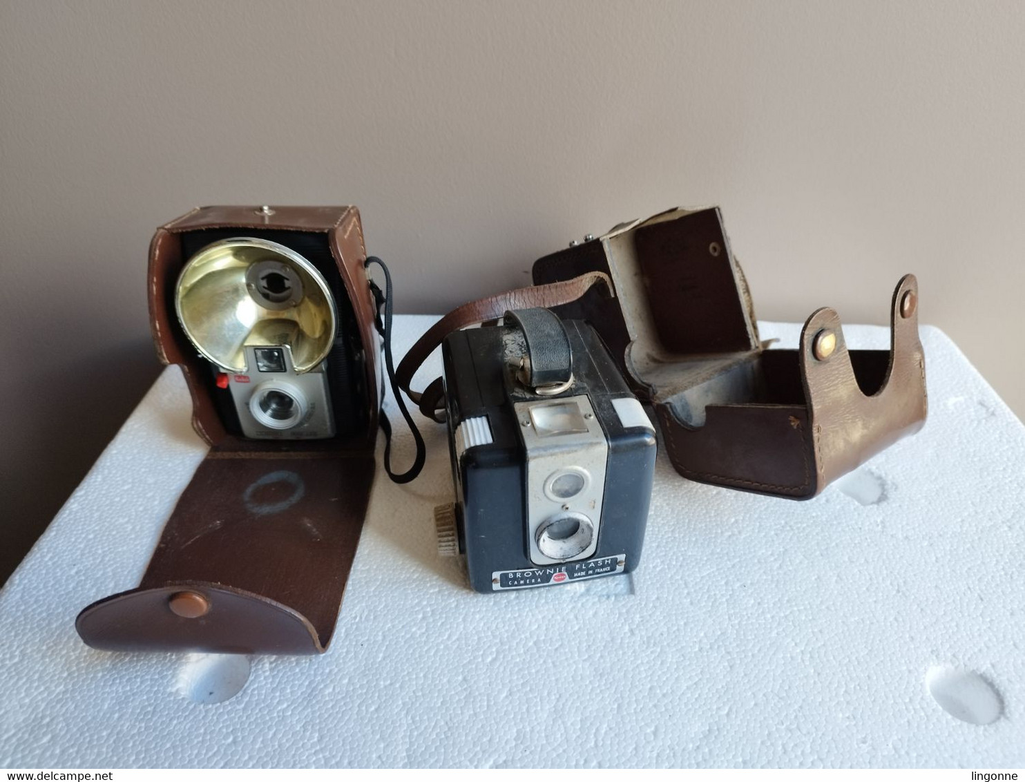 KODAK Appareil photo camera Brownie Flash +  Appareil photo Brownie Starflash Camera les 2 dans sa Housse Cuir d’origine