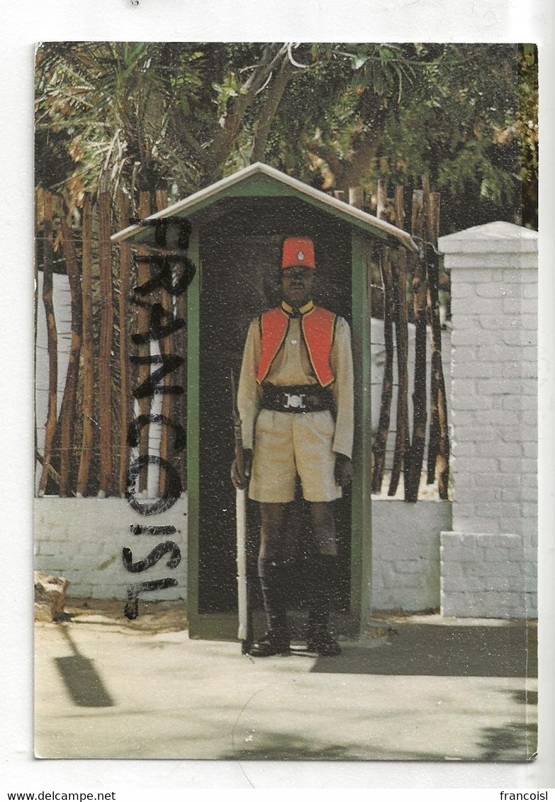 Gambia. Garde. The Field Force On Guard At The Prime Minister's Residence Bathurst/ Banjul - Gambie