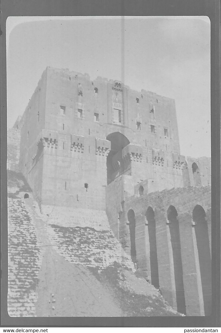 Négatif En Noir Et Blanc Des Années 1950 - Syrie - Alep - La Citadelle - Places