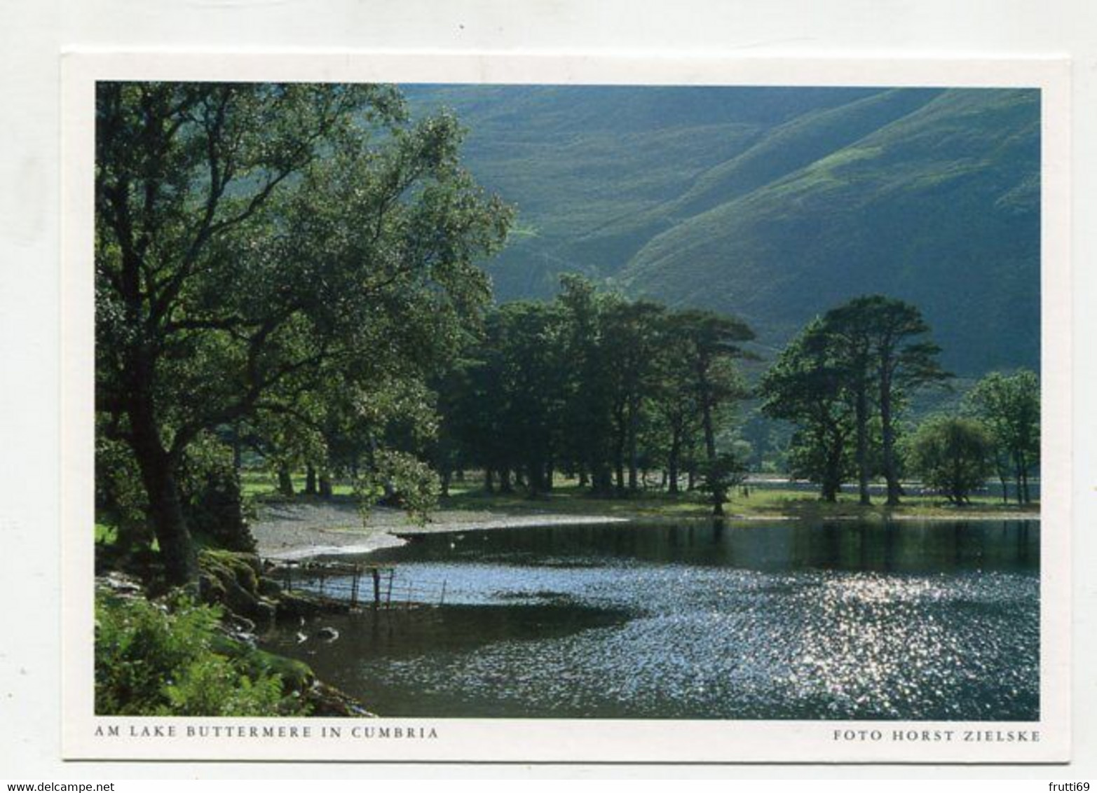 AK 074924 ENGLAND - Am Lake Buttermere - Buttermere