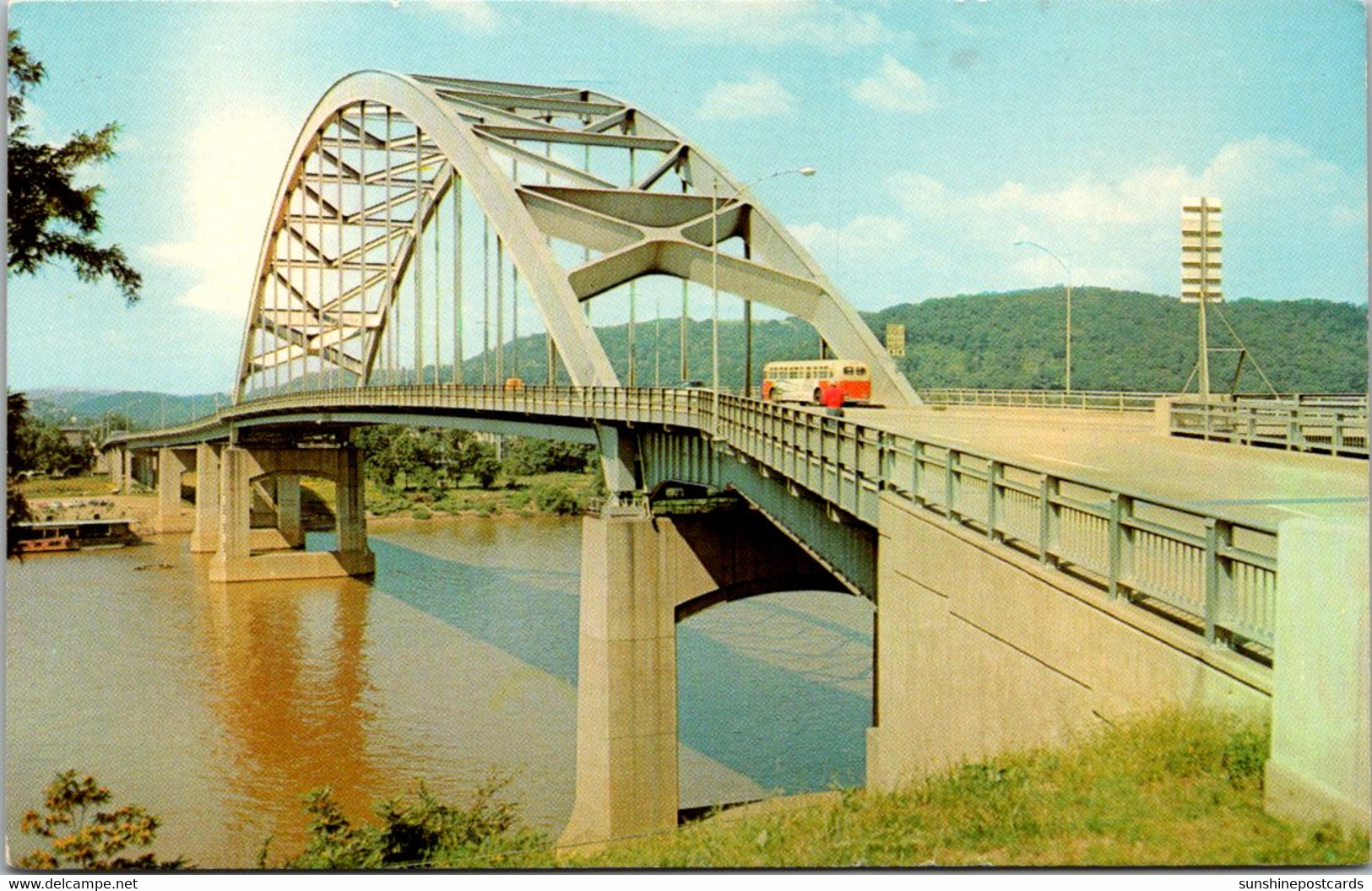 West Virginia Wheeling Fort Henry Bridge Spanning The Ohio River - Wheeling