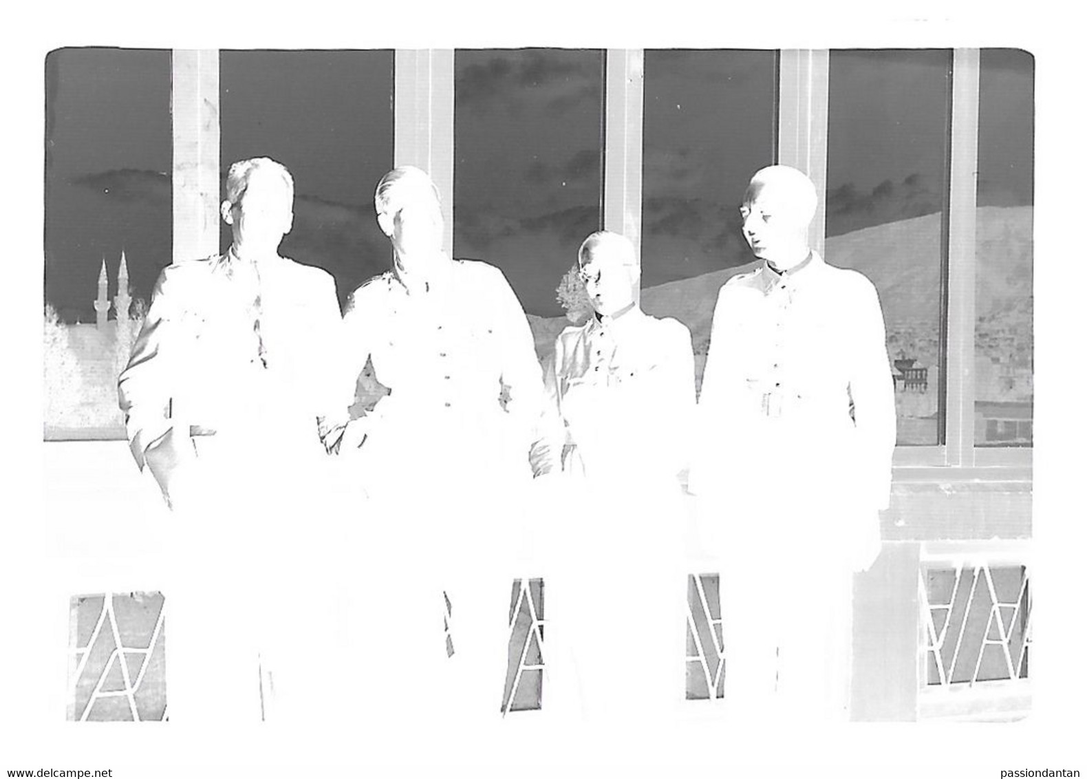 Négatif En Noir Et Blanc Des Années 1950 - Groupe De Quatre Militaires - War, Military