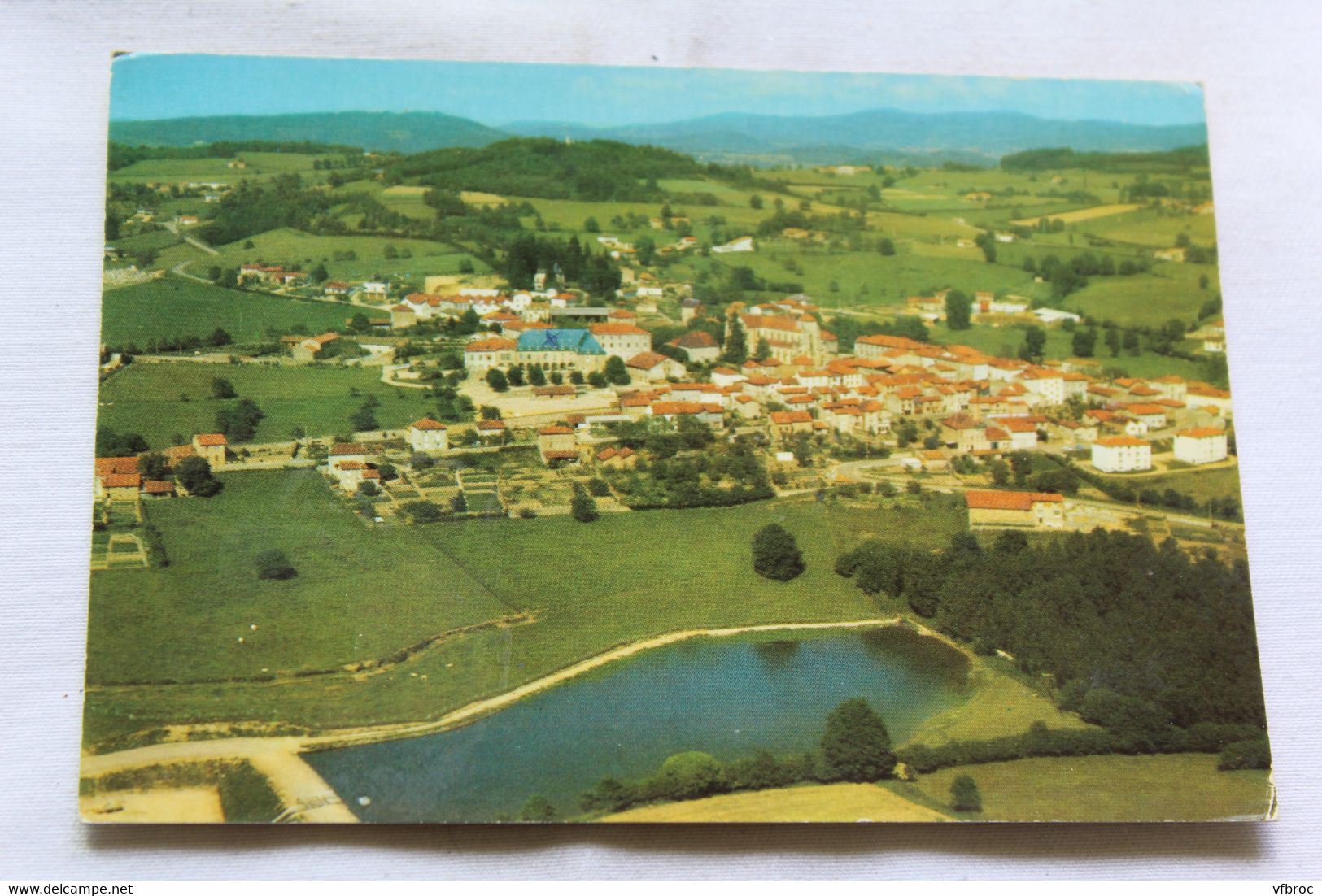 Cpm, Belmont De La Loire, Le Plan D'eau Et La Ville, Loire 42 - Belmont De La Loire