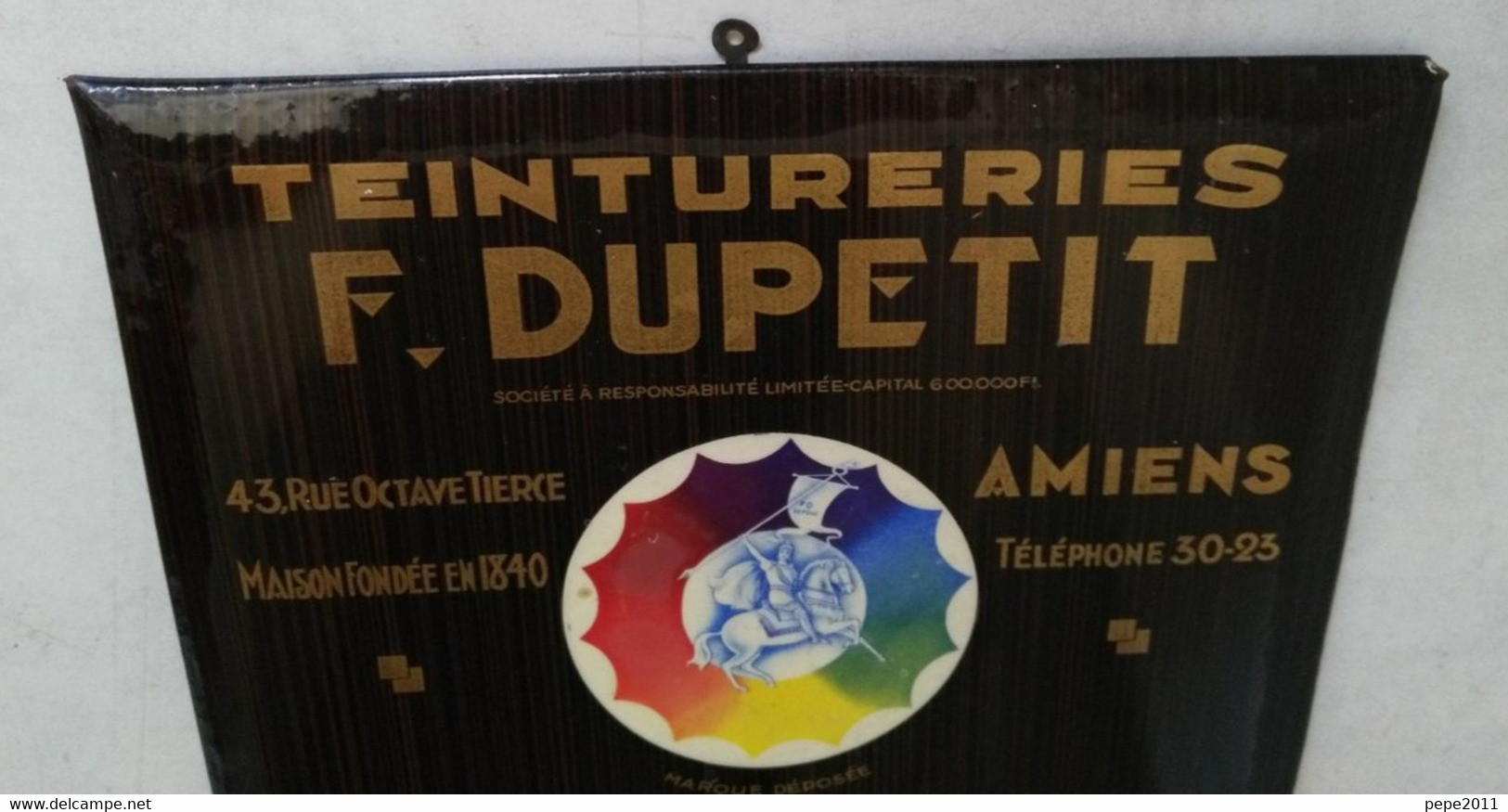 Rare Tôle Publicitaire Sur Carton Glaçoïde, PLV, Support Calendrier - Teintureries F. DUPETIT 43 Rue G. TIERCE à AMIENS - Drogisterij