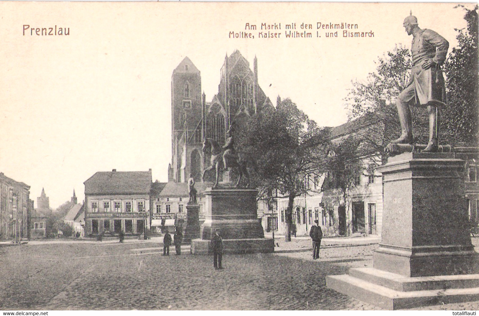 PRENZLAU Uckermark Markt Mit Denkmal Von Moltke Kaiser Wilhelm I Bismarck Belebt Ungelaufen - Prenzlau