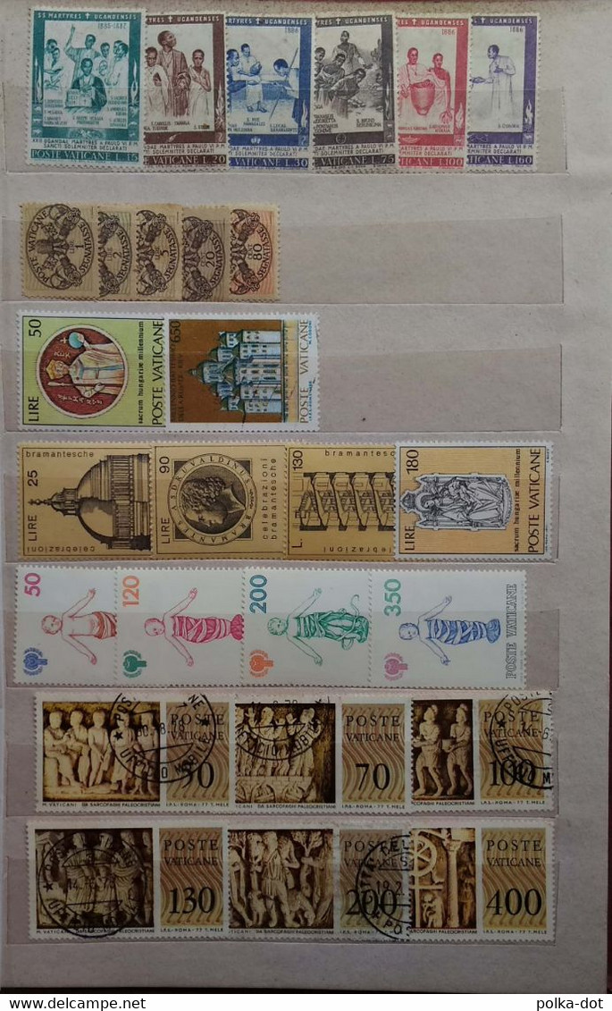 Vatican Large 10 Page Coll Mint And Used 240 Diff Early To Modern Period - Sammlungen