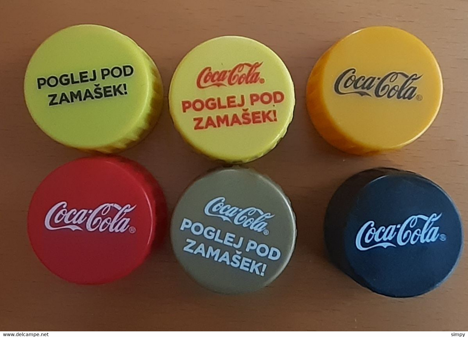 Coca Cola Plastic Caps Slovenia - Casquettes & Bobs