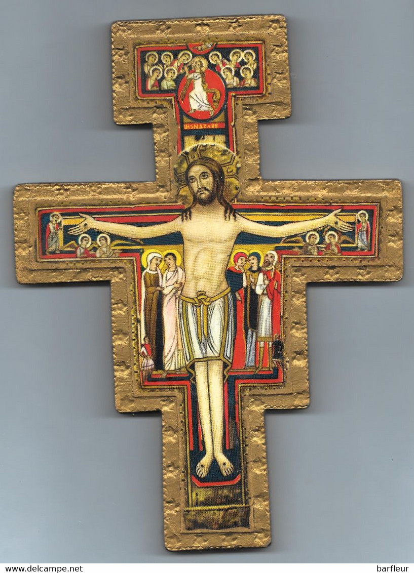 Crucifix En Bois Doré Décor Pays De L' Est Certainement Pologne - Religión & Esoterismo