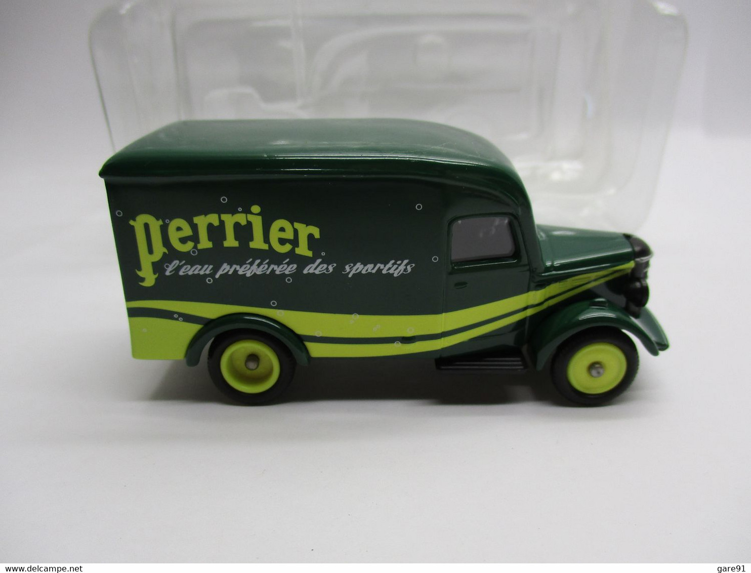 Corgi Bedford Van Perrier - Corgi Toys