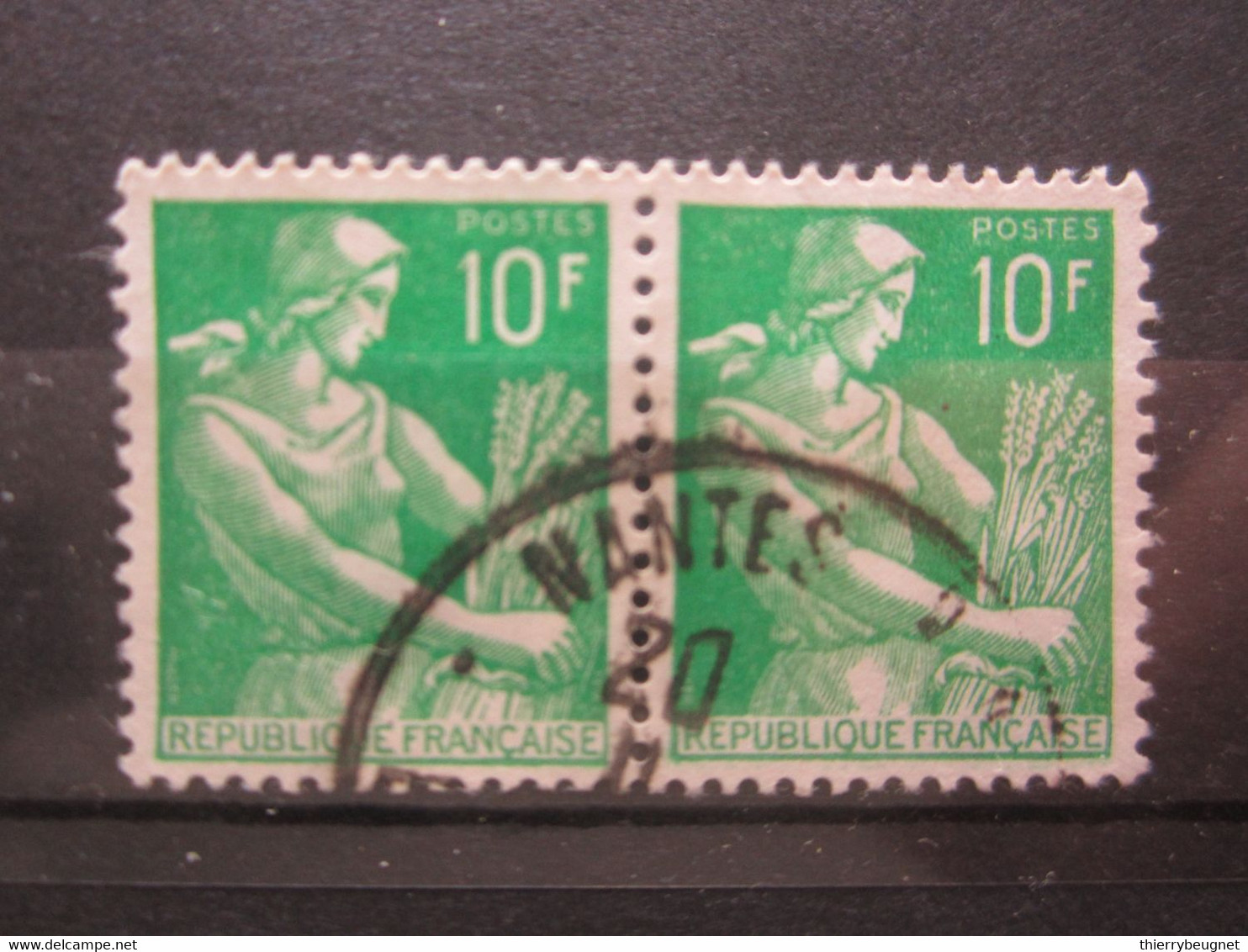 VEND BEAUX TIMBRES DE FRANCE N° 1115A EN PAIRE , OBLITERATION " NANTES " !!! - 1957-1959 Mäherin