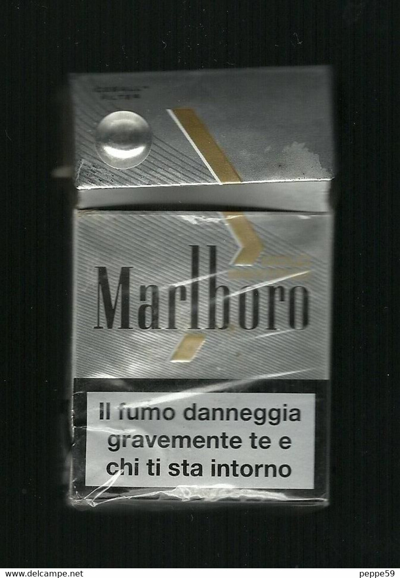 Tabacco Pacchetto Di Sigarette Italia %- Malboro Iceball Filter  Da 20 Pezzi ( Vuoto ) Non Perfetto Segni Di Piega - Etuis à Cigarettes Vides