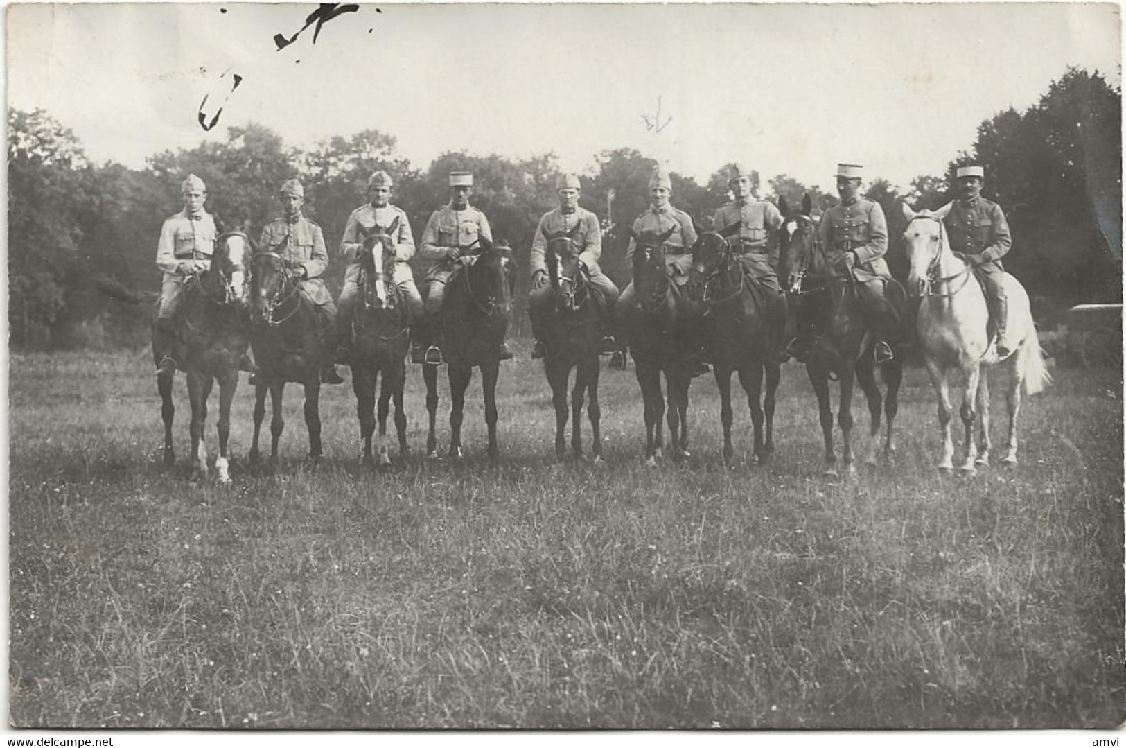22-8-2633  Groupe Militaires Annoté 8eme Hussard Vers 1920 - Régiments