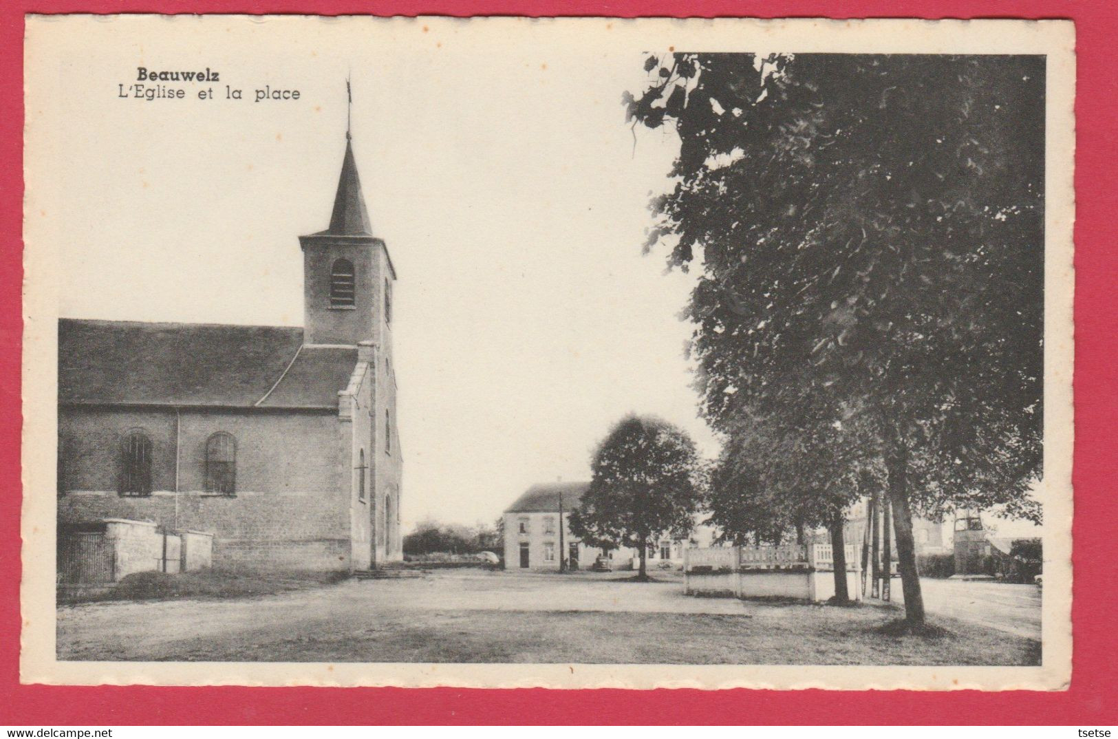 Beauwelz - L'Eglise Et La Place ( Voir Verso ) - Momignies
