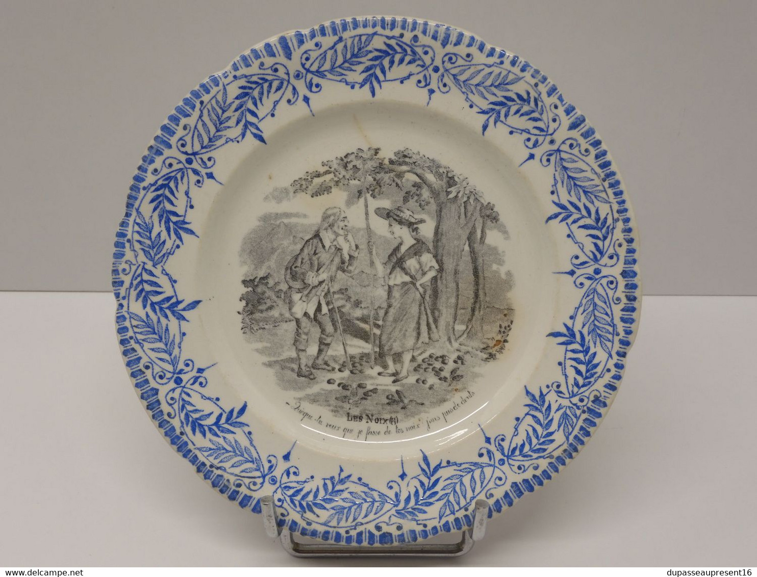 *ANCIENNE ASSIETTE CERAMIQUE ST AMANDINOISE LES FRUITS : LES NOIX Collection   E