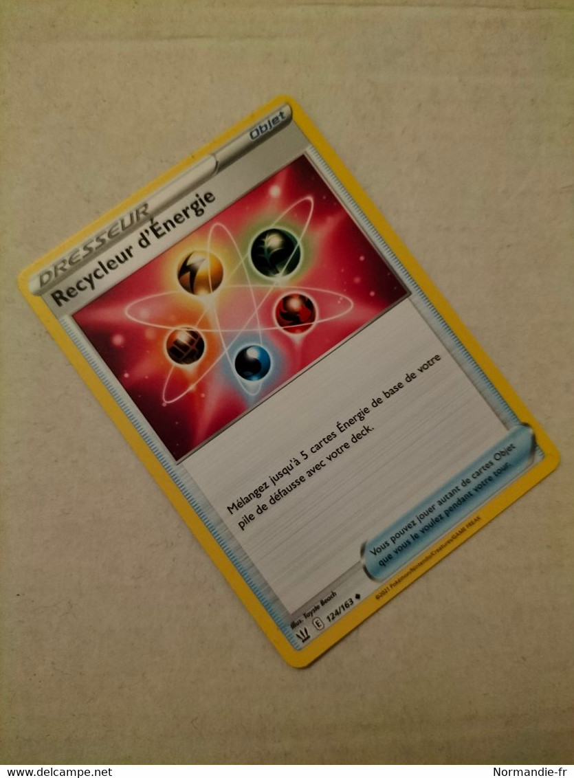 CARTE POKEMON DRESSEUR RECYCLEUR D’ÉNERGIE 124/163 SÉRIE ÉPÉE ET BOUCLIER STYLES DE COMBAT 2021 VF COMME NEUVE - Épée & Bouclier