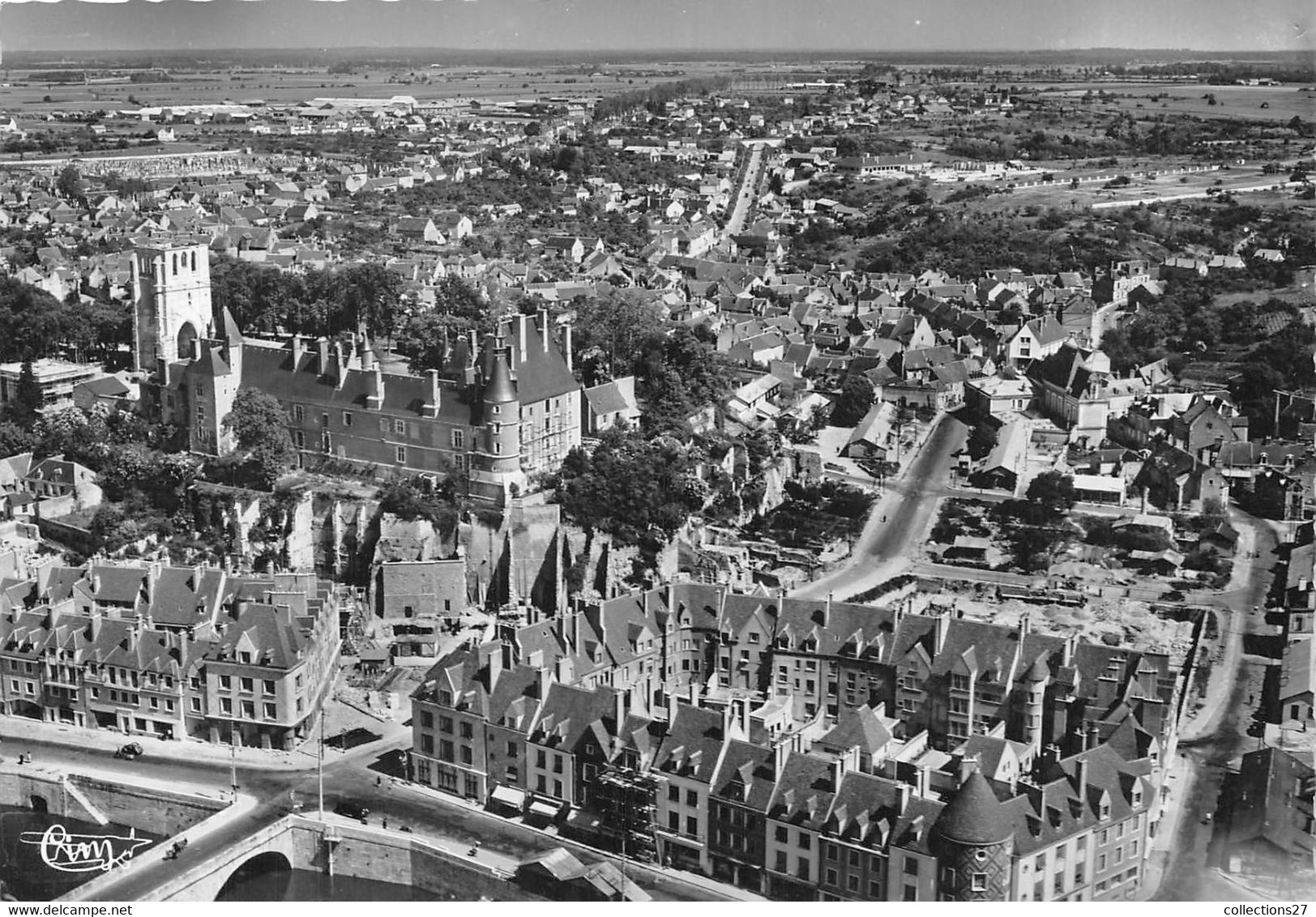 45-GIEN- VUE GENERALE AERIENNE - Gien