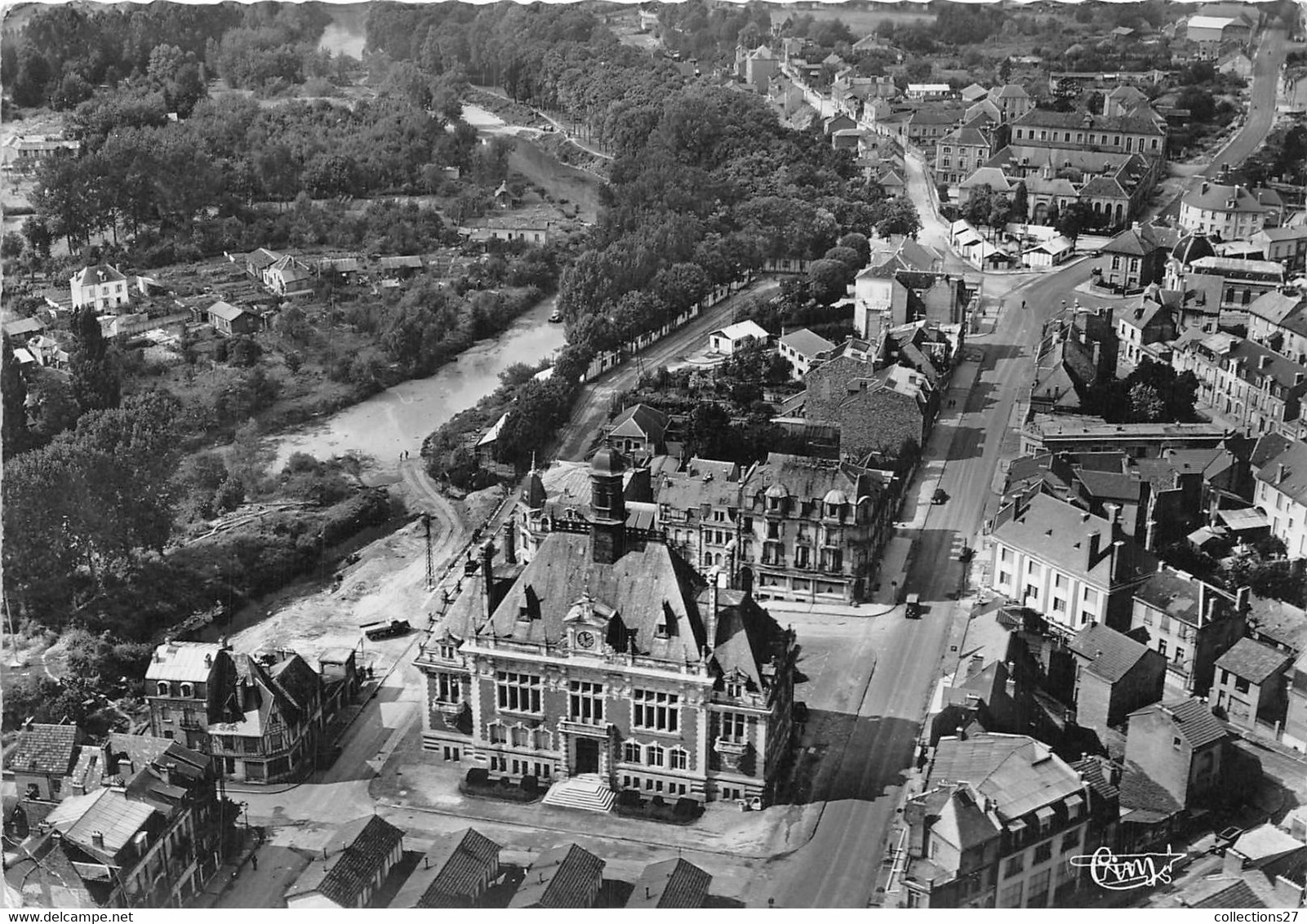 08-RETHEL- VUE AERIENNE - L'AISNE ET L'HÔTEL DE VILLE - Rethel