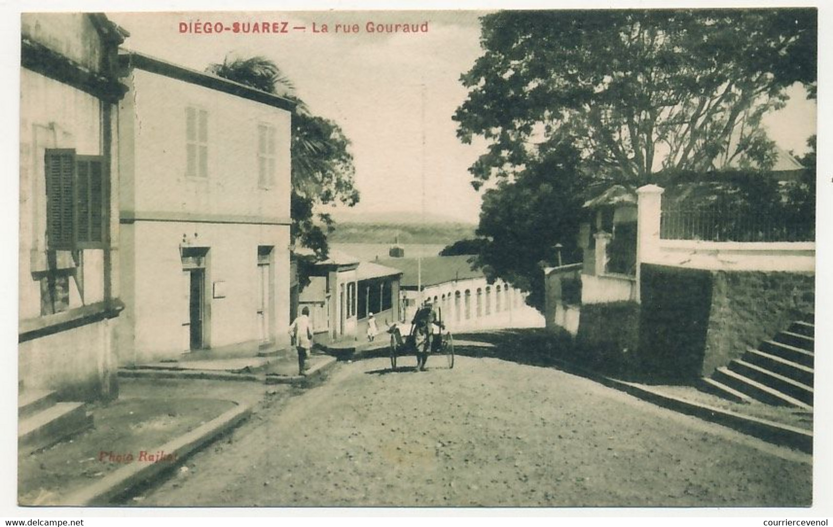 CPA - MADAGASCAR - Diégo-Suarez - La Rue Gouraud - Madagascar