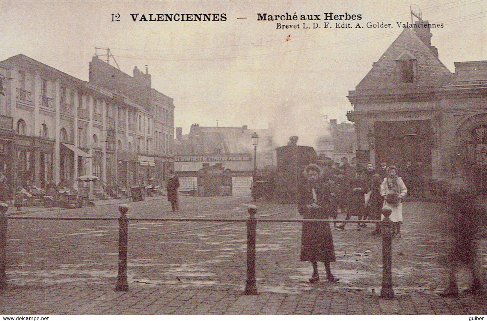 59 Valenciennes  Marché Aux Herbes N°12  Tram Vapeur - Valenciennes