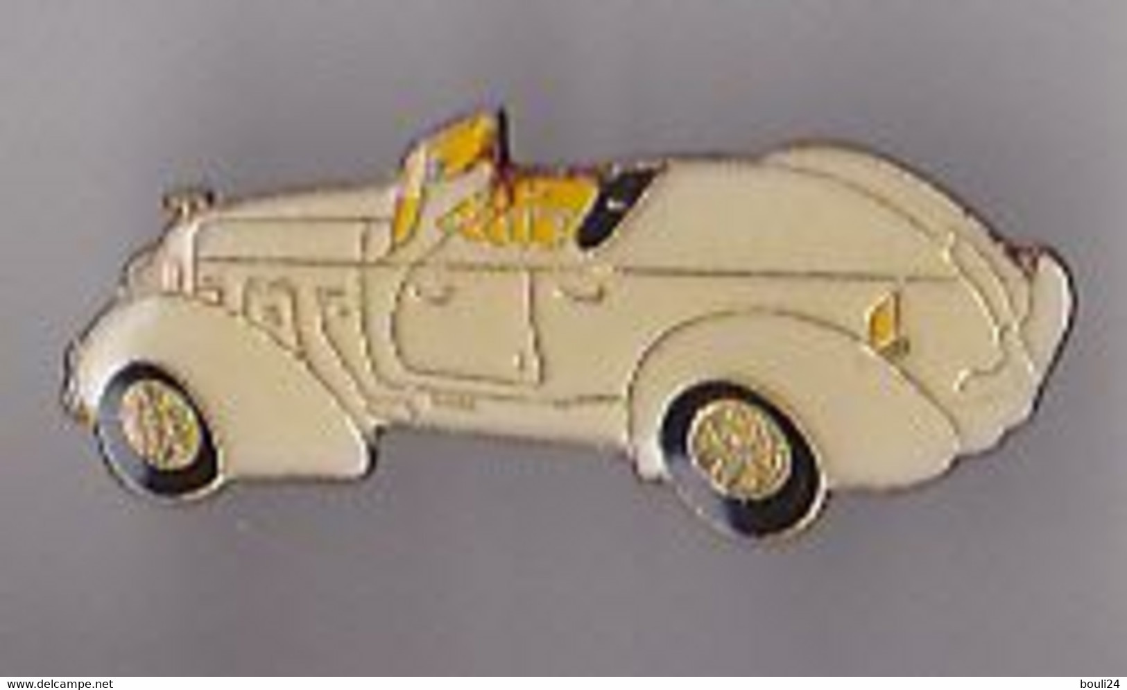 PIN'S  THEME  VOITURE  CITROEN  TRACTION  COUPE  LOT DE 2 PINS PETIT PRIX - Citroën