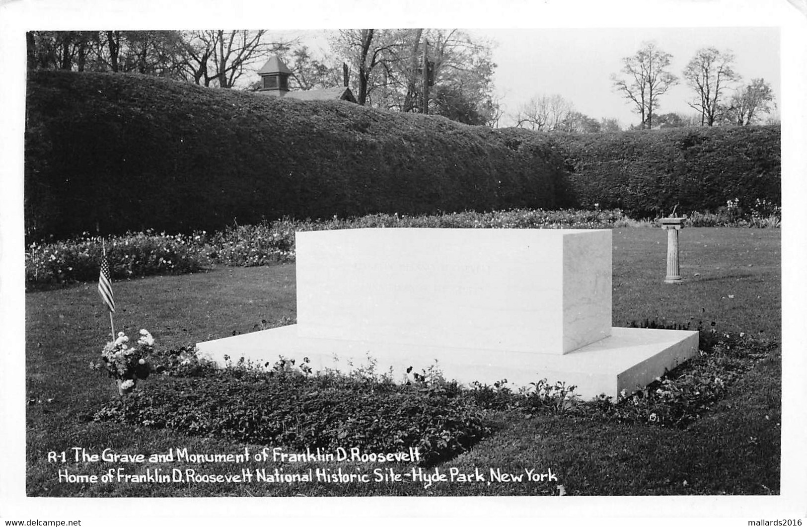 NEW YORK - HYDE PARK - GRAVE FRANKLIN D. ROOSEVELT ~ AN OLD REAL PHOTO POSTCARD #223193 - Parken & Tuinen