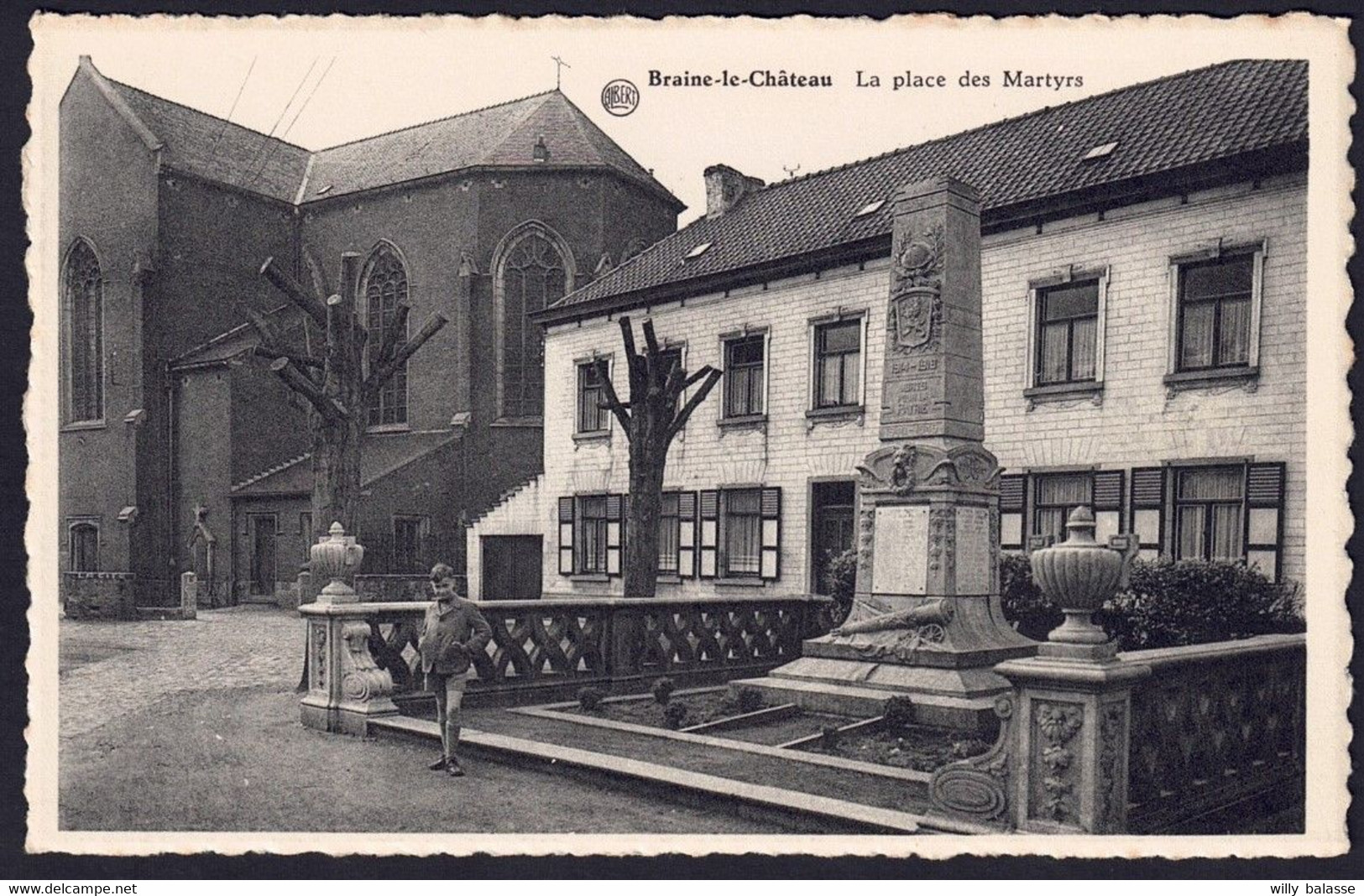 +++ CPA - BRAINE LE CHATEAU - Place Des Martyrs  // - Braine-le-Chateau