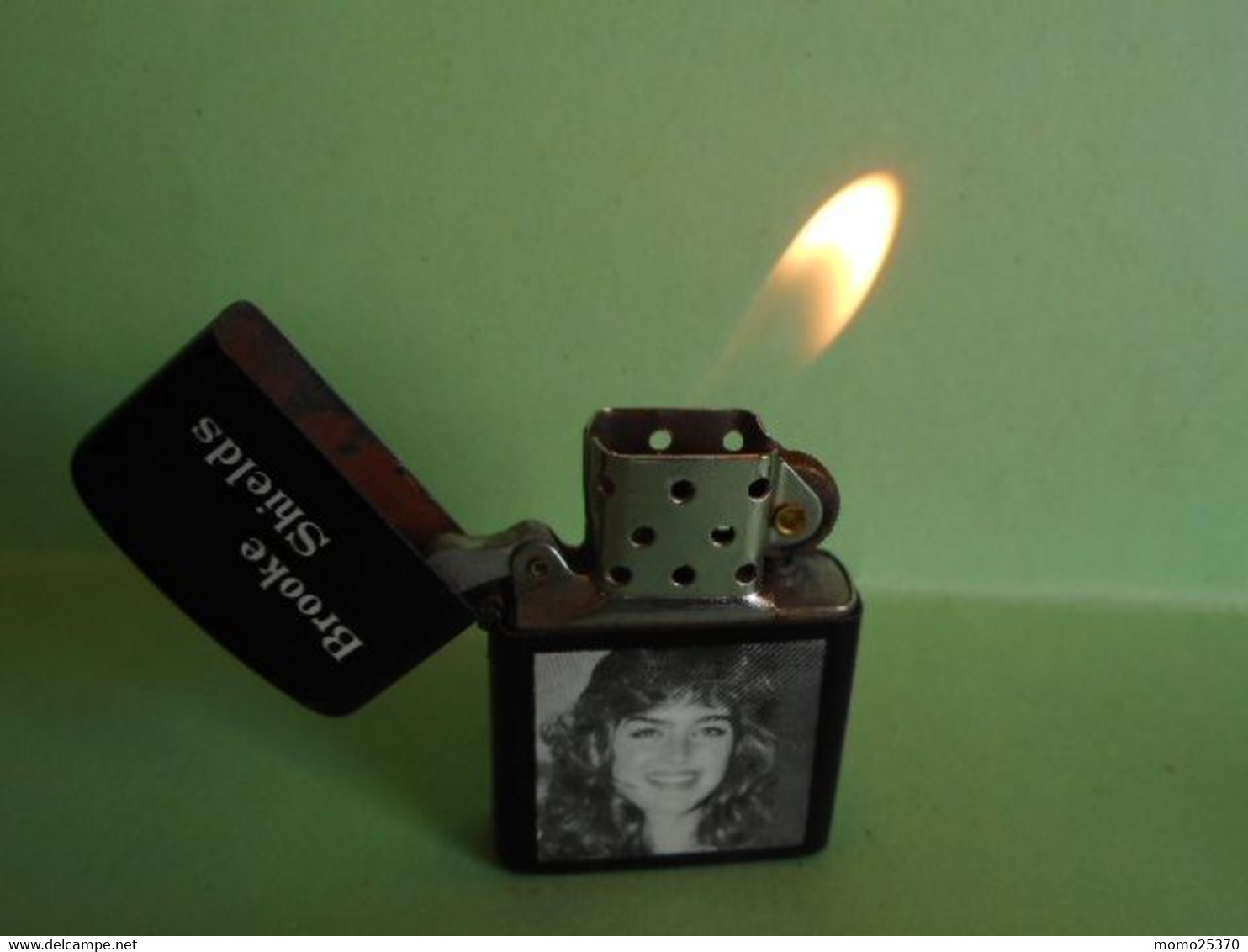 BRIQUET BROOKE SHIELDS LIGHTER Feuerzeug ENCENDEDOR ACCENDINO AANSTEKER 打火机 Léttari ライター - Autres & Non Classés