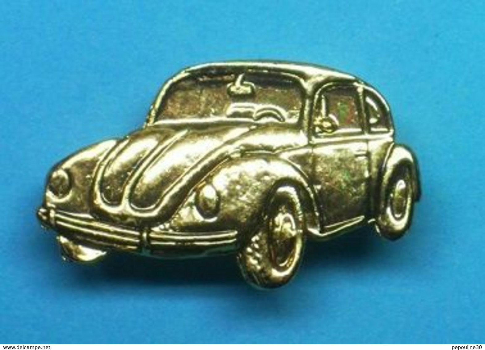 1 PIN'S //   ** COCCINELLE / VOLKSWAGEN / DORÉ ** . (© Qualité Collectors Série Limitée) - Volkswagen