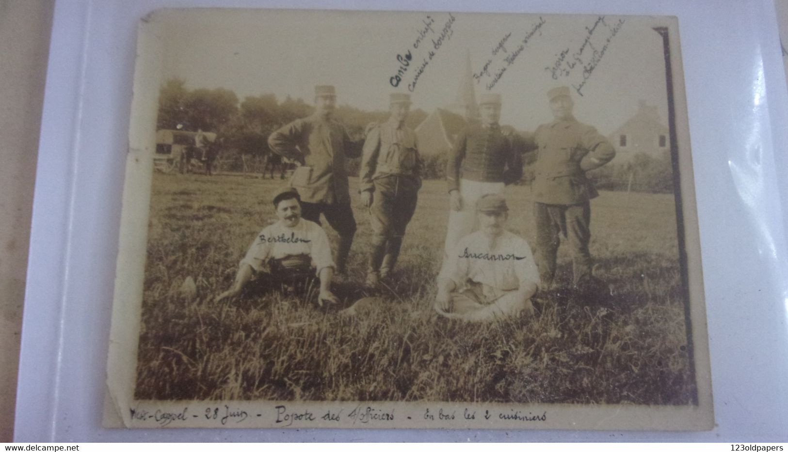 WWI  PHOTO AMATEUR Rare Photo 59 WEST CAPPEL POPOTE DES S/OFFICIERS NOMINATIVE EGLISE - Cappelle La Grande