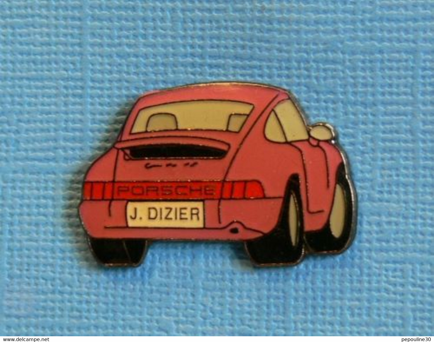 1 PIN'S //  ** PORSCHE 911 CARRERA  T / J. DIZIER  ** . (Coinderoux) - Porsche