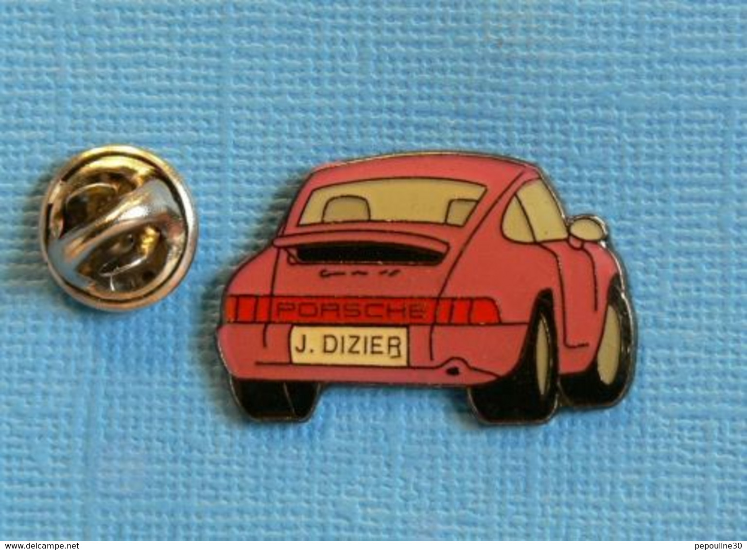 1 PIN'S //  ** PORSCHE 911 CARRERA  T / J. DIZIER  ** . (Coinderoux) - Porsche