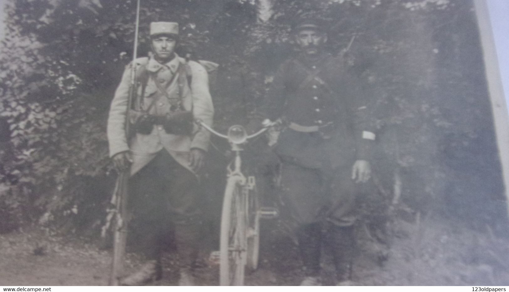 WWI PHOTO AMATEUR Rare Photo 2 Soldats Tenues Cycliste Velo 29 EME UNIFORME LEBEL - 1914-18