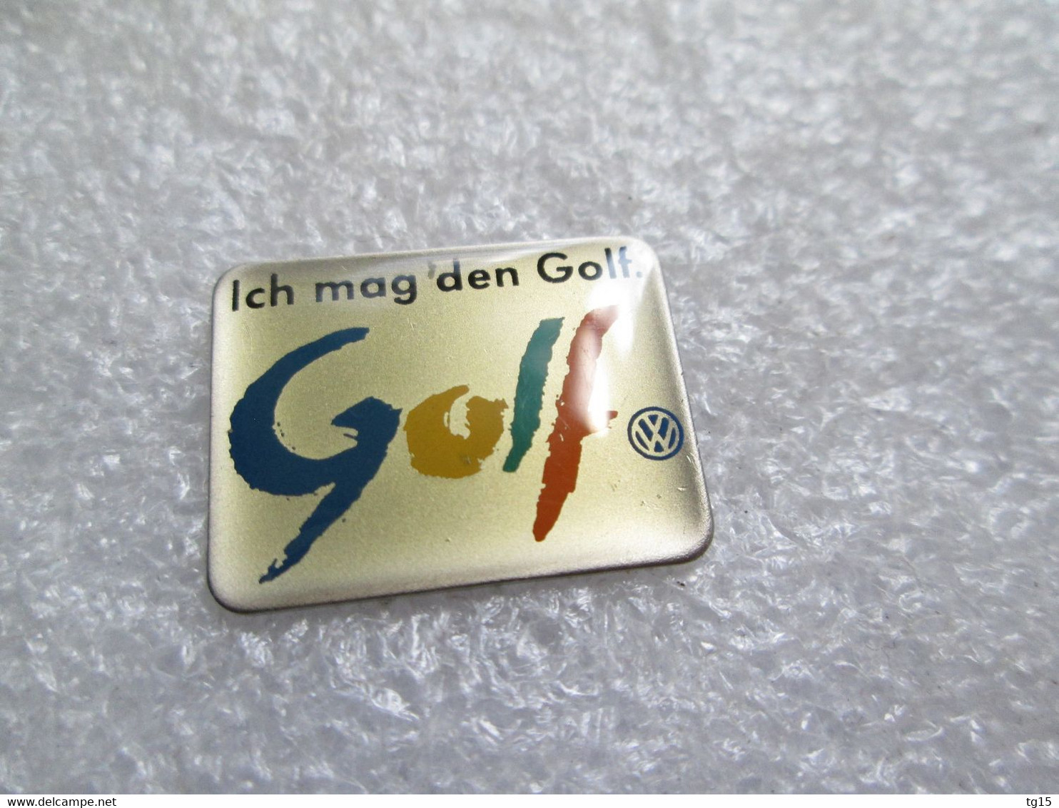 PIN'S    VOLKSWAGEN   GOLF - Volkswagen